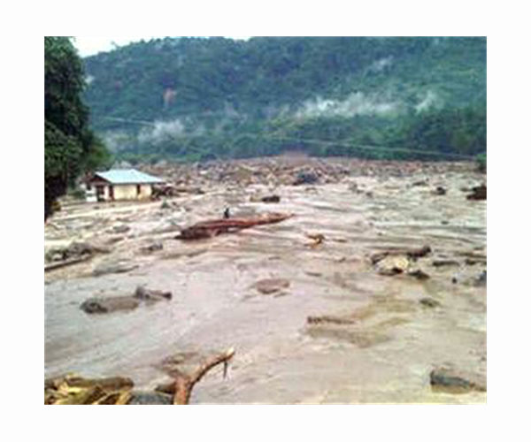 Indonesia flash floods kill at least eight