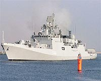 Indian warship fights off pirates in Gulf of Aden