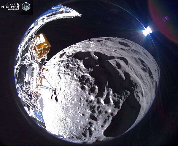 US spaceship lying sideways after dramatic Moon touchdown