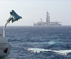 Ocean floor muddies China's grip on '21st-century gold'