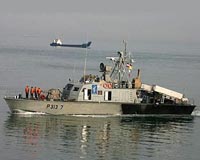 US Navy ship fires warning shots at Iranian vessel