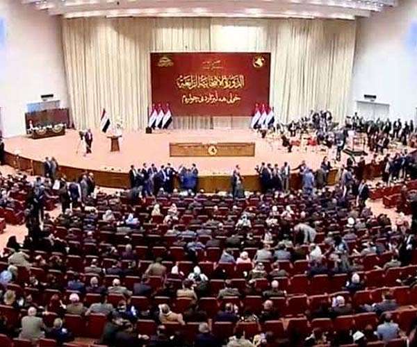 War-scarred Iraq sinks deeper into political crisis
