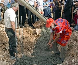 Settlers poised to build despite 11th-hour bid to save talks