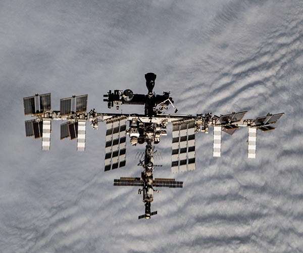 Advancing Interplanetary Internet Technology through ISS National Lab Research