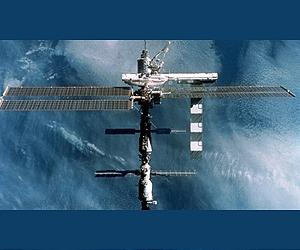 New ISS Crew Members Prepare For Docking