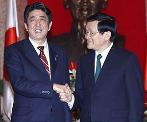 Japan, Vietnam vow to cooperate on regional challenges