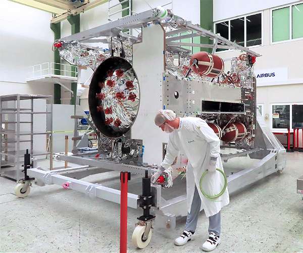 Juice arrives at ESA's technical heart