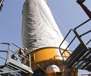 Jupiter-Bound Juno Spacecraft Mated to its Rocket