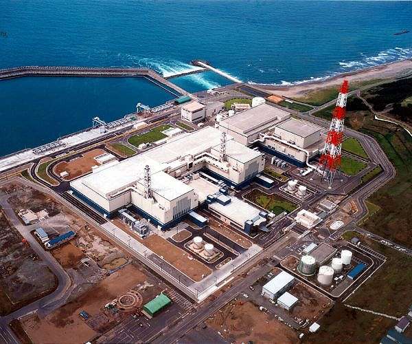 Japan suspends restart of world's biggest nuclear plant