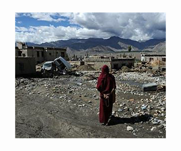 Pilgrimage in Indian Kashmir resumes as many missing from floods