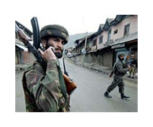 Pakistani and Indian troops exchange fire in Kashmir