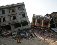 Waiting for the complete rupture in Nepal