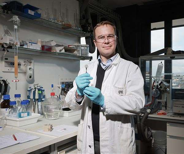 A step towards solar fuels out of thin air