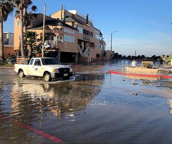 Floods, fires, heat waves: US struggles with climate catastrophes