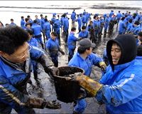 Supertanker seized over SKorea's worst oil spill: officials