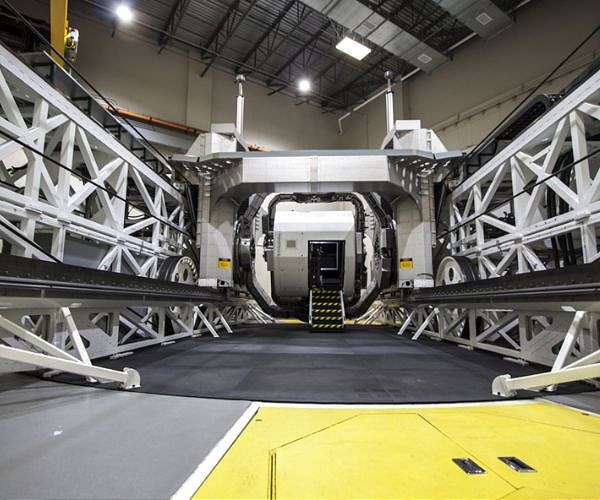 NASA harnesses US Navy spinning device to simulate spaceflight
