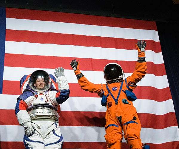 Spacesuit delays threaten moon landing plans, NASA watchdog says