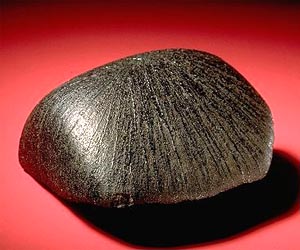 Meteorites reveal warm water existed on Mars