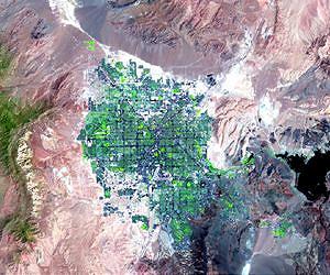 Computer hackers and defenders mix in Las Vegas