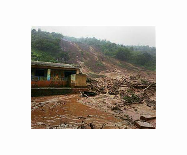 Landslide kills 7 in India, dozens feared trapped