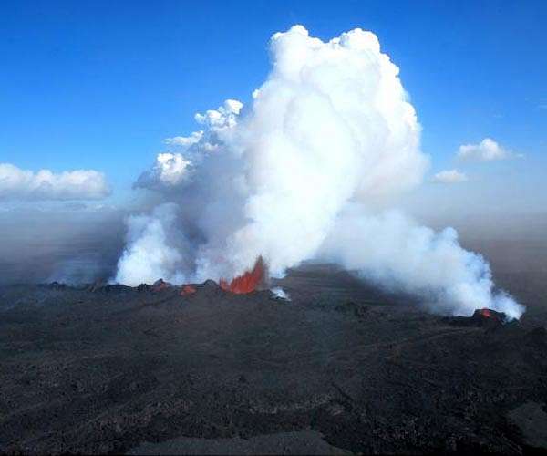 Icelandic volcano subsiding after first eruption in 900 years
