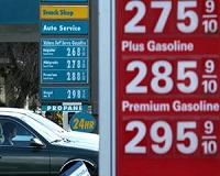 U.S. gas prices move toward seasonal high