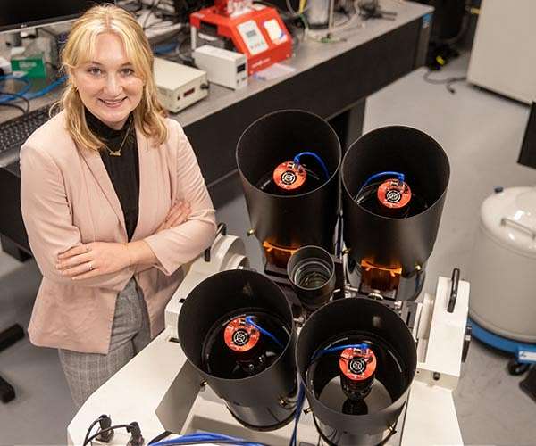 As reflective satellites fill the skies, UA students helping astronomers adapt