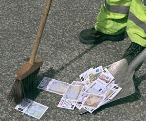 Madrid street-sweepers strike over layoffs