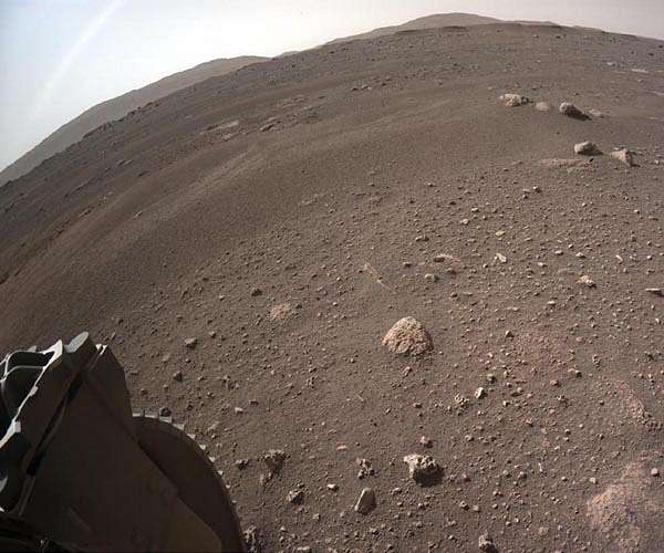 Mars helicopter reports in, New color images available