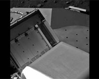 NASA's Phoenix Mars Lander Works Through the Night