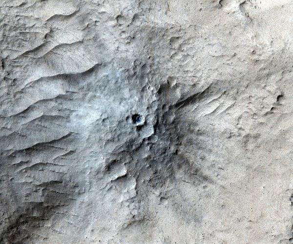 New Martian Crater Reveals Far-Reaching Seismic Signals