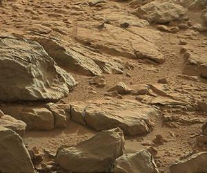 Mars Rock Takes Unusual Form