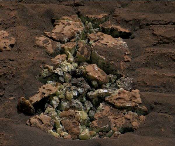 Curiosity Rover Unveils Pure Sulfur on Mars