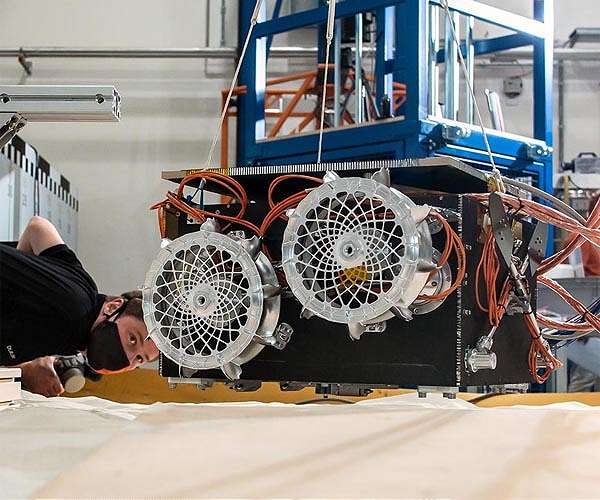 First tests for landing the Martian Moons eXploration Rover