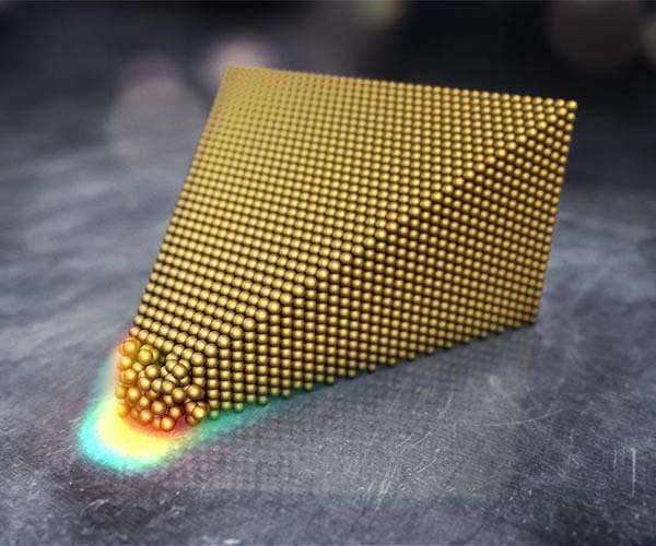 A bit of gold grants crystals new electric properties