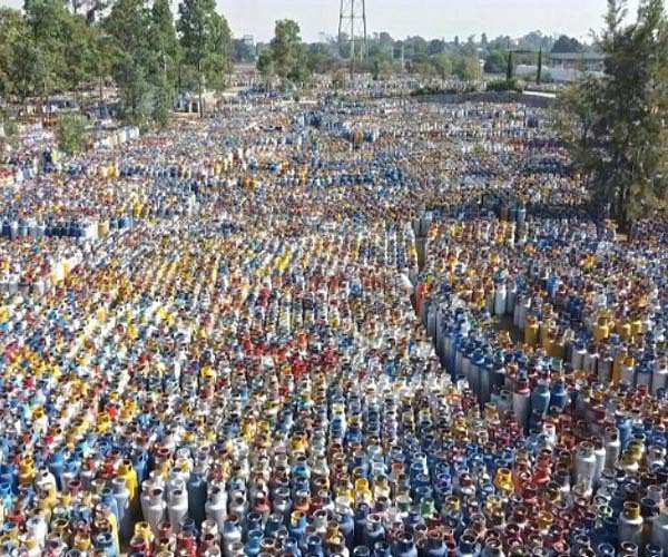 Gas tank graveyard has Mexico City residents up in arms