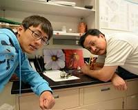 Stanford scientists develop a water splitter that runs on an ordinary AAA battery