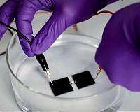 How to get conductive gels to stick when wet