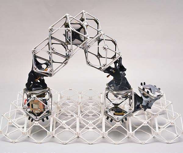 Flocks of assembler robots show potential for making larger structures
