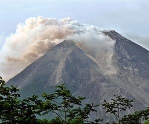 13 dead as Indonesia's Mount Merapi volcano erupts