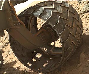 Curiosity Team Upgrades Software, Checks Wheel Wear