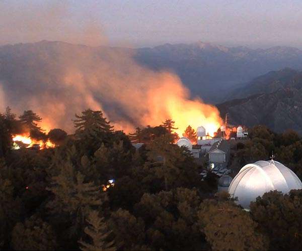 Firefighters battle to save Mt. Wilson Observatory from California wildfire