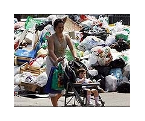 Naples' piles of garbage gone by Christmas: mayor's office