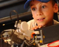 Kids and robots learn to write together
