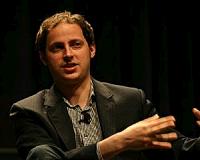 Online news attracts star power and big money