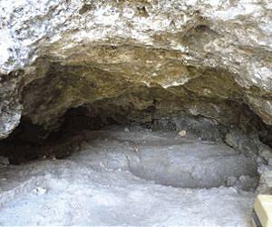 Neanderthals buried their dead
