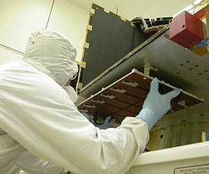 New Horizons Student Dust Counter Instrument Breaks Distance Record