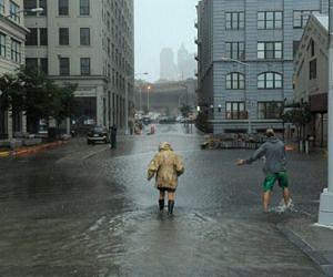 New York dodges Irene's bullet