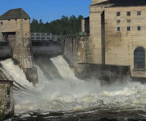 Free electricity boon for Norway's two biggest cities