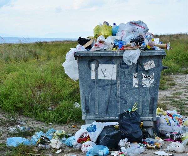 Ocean depths harbor millions of tonnes of plastic pollution